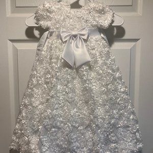 SWEA PEA & LILLI White Daisy Christening Gown 3-6 Mos.